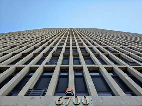 6700 S South Shore Drive, Chicago, IL 60649