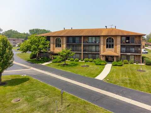 11114 Heritage Drive, Palos Hills, IL 60465