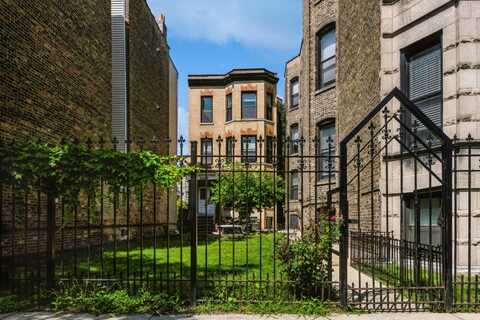 3140 N Kenmore Avenue, Chicago, IL 60657