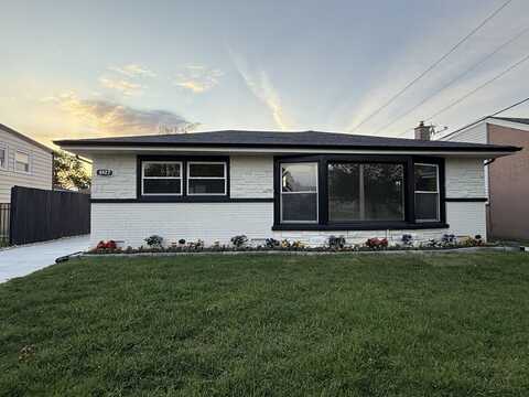 8927 N Merrill Street, Niles, IL 60714