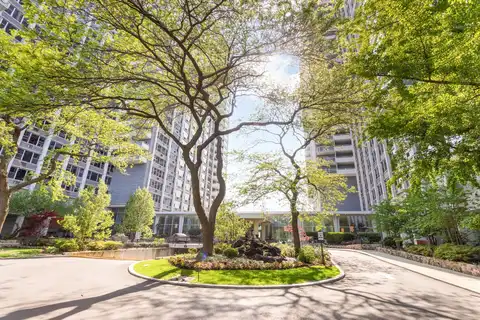 4250 N Marine Drive, Chicago, IL 60613