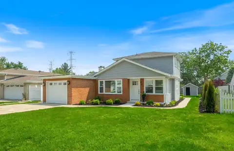 791 N Michigan Street, Elmhurst, IL 60126