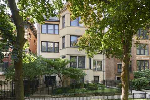 635 W Sheridan Road, Chicago, IL 60613