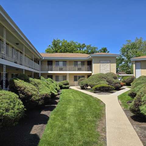 1041 N NORTHWEST Highway, Park Ridge, IL 60068