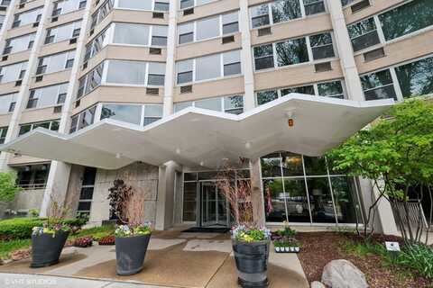 555 W Cornelia Avenue, Chicago, IL 60657