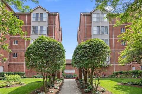 17 E Hattendorf Avenue, Roselle, IL 60172