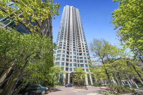 400 N La Salle Drive, Chicago, IL 60654
