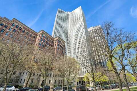 2626 N LAKEVIEW Avenue, Chicago, IL 60614