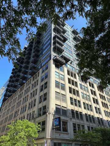 565 W Quincy Street, Chicago, IL 60661