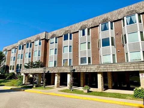 400 THAMES Parkway, Park Ridge, IL 60068