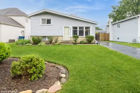 566 W BABCOCK Avenue, Elmhurst, IL 60126