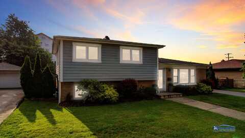 213 Poppy Lane, Bensenville, IL 60106
