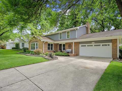 1465 Cantigny Way, Wheaton, IL 60189