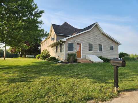 1823 Coleta Road, Milledgeville, IL 61051