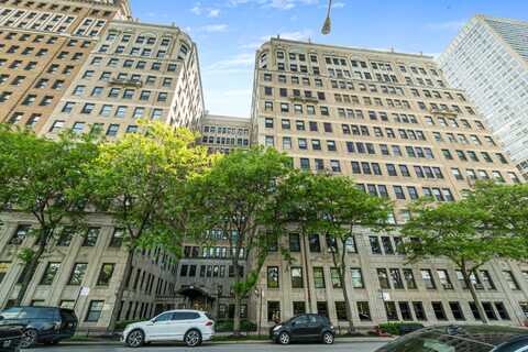 3520 N Lake Shore Drive, Chicago, IL 60657