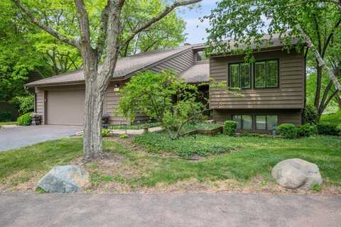 6 Lakewood Circle, Saint Charles, IL 60174