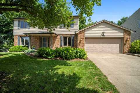 2 Kensington Circle, Bloomington, IL 61704