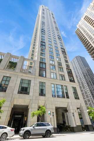 514 N Peshtigo Court, Chicago, IL 60611