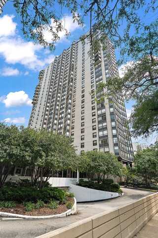 5701 N Sheridan Road, Chicago, IL 60660