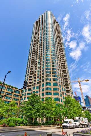 400 N La Salle Drive, Chicago, IL 60654