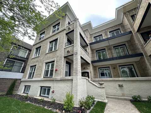 4338 N Clarendon Avenue, Chicago, IL 60613