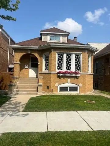6111 S Menard Avenue, Chicago, IL 60638