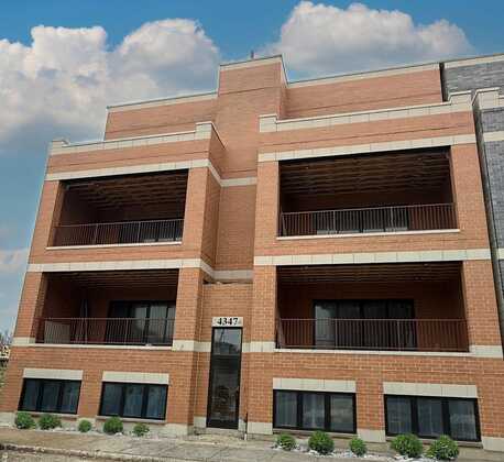 4347 N Richmond Avenue, Chicago, IL 60618
