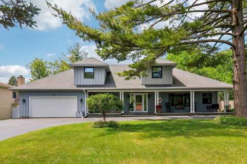 423 Woodland Avenue, Wauconda, IL 60084