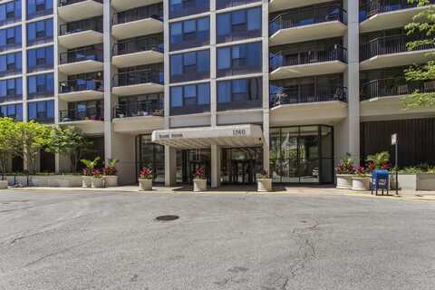 1560 N Sandburg Terrace, Chicago, IL 60610