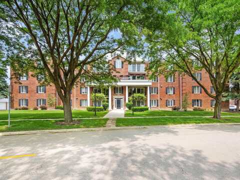 326 Park Avenue, Clarendon Hills, IL 60514