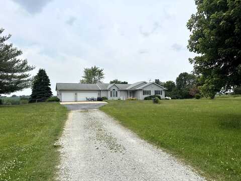 27561 Pilgrim Road, Sterling, IL 61081