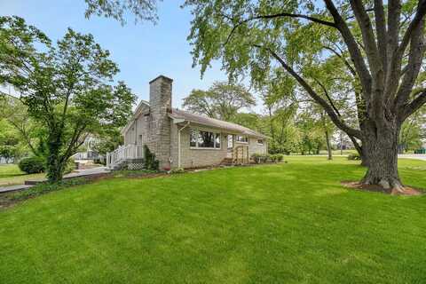 493 Sunset Drive, Batavia, IL 60510