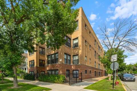 2950 W Cortland Street, Chicago, IL 60647