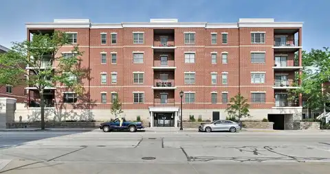 210 N Addison Avenue, Elmhurst, IL 60126