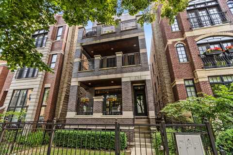 2769 N Kenmore Avenue, Chicago, IL 60614