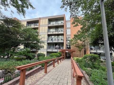 6020 Oakwood Drive, Lisle, IL 60532