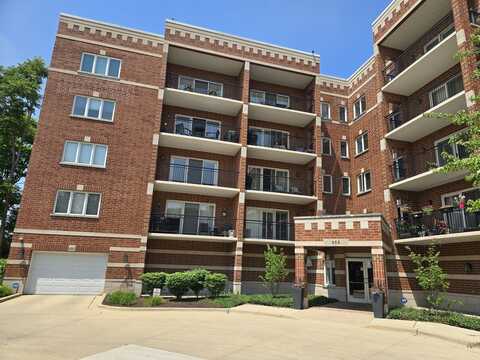 455 W Front Street, Wheaton, IL 60187