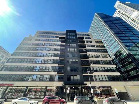 130 S CANAL Street, Chicago, IL 60606