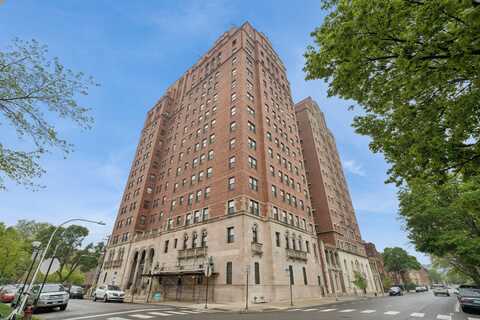 6700 S CRANDON Avenue, Chicago, IL 60649