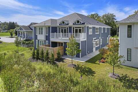 571 Mill Street, Fontana, WI 53125