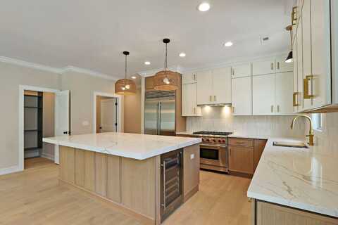 571 Mill Street, Fontana, WI 53125