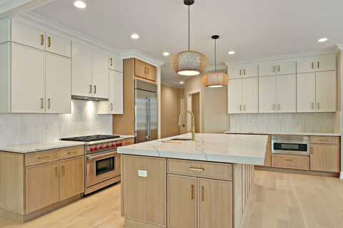 571 Mill Street, Fontana, WI 53125