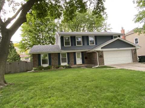818 W Golf Road, Libertyville, IL 60048