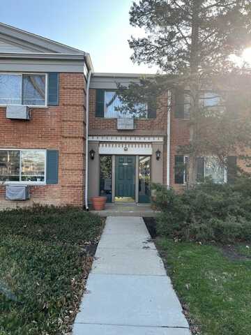 2419 S GOEBBERT Road, Arlington Heights, IL 60005