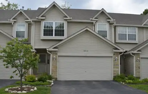 8012 Sierra Woods Lane, Carpentersville, IL 60110