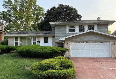 907 E Crabtree Drive, Arlington Heights, IL 60004