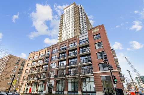 210 S Desplaines Street, Chicago, IL 60661