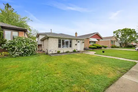 2946 W 102nd Street, Evergreen Park, IL 60805
