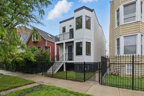 3572 W Medill Avenue, Chicago, IL 60647