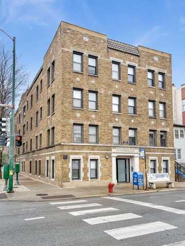 2959 N Damen Avenue, Chicago, IL 60618